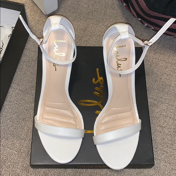 Lulus Shoes - NWB white heels